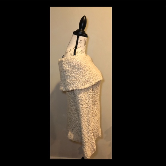 Guess by Marciano sweater - Picture 8 of 11